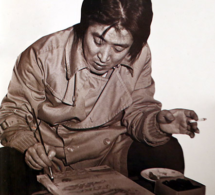 김승옥 선생이 사회적 행위로 가장 먼저 시작한 것이 바로 시사만화였다. 그는 고향 순천집의 번지수를 따서 ‘김이구’라는 필명으로 1961년 2월 14일까지 모두 134회에 걸쳐 연재 시사만화를 그렸다. 그의 그림 솜씨는 훗날 동인지 <산문시대>를 비롯하여 ‘문학과지성사’의 잡지와 단행본과 연재 소설에 두루 쓰였다.