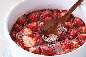 설탕을 적게 넣어 딸기 본연의 단맛을 살린 딸기잼 이미지 5